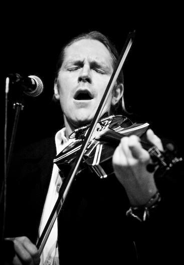 nick gibbs with fiddle